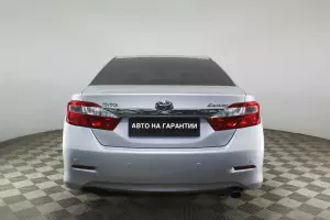 Toyota  16