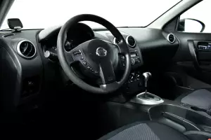 Nissan  8