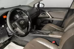Toyota  12