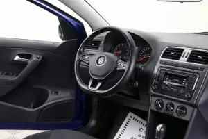 Volkswagen  8
