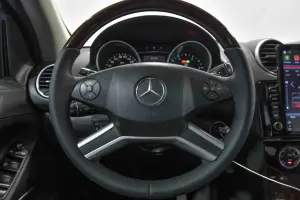 Mercedes-Benz  9