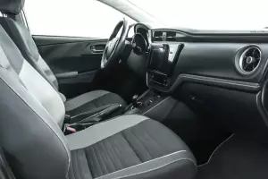 Toyota  16