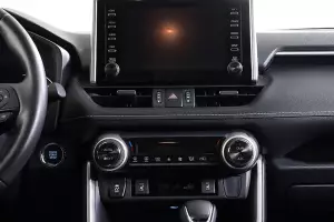 Toyota  9