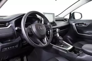 Toyota  8