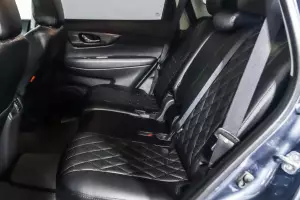 Nissan  16