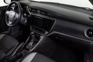 Toyota  12