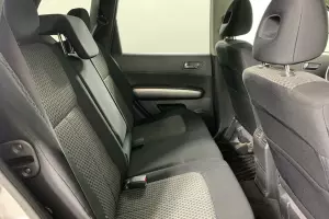 Nissan  2