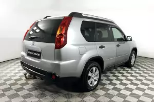 Nissan  15