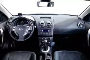 Nissan  11