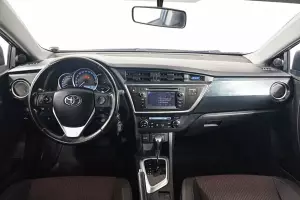 Toyota  9