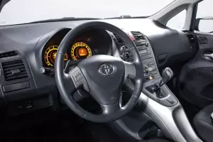 Toyota  10