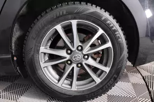 Toyota  9