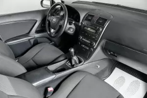 Toyota  9