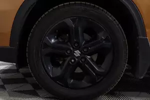 Suzuki  12