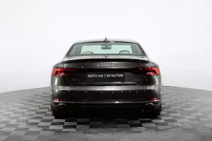 Audi  5