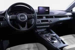 Audi  8
