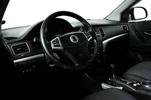 SsangYong  8