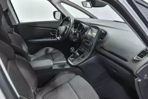 Renault  6