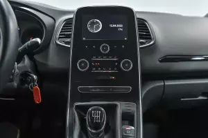 Renault  8
