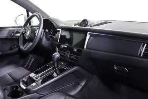 Porsche  11