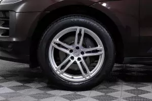 Porsche  11