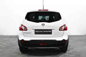 Nissan  4