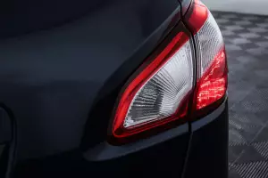 Nissan  1