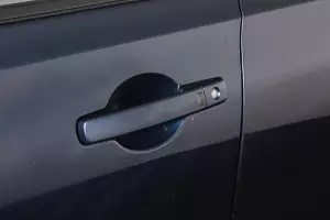 Nissan  9