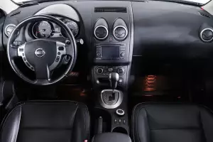 Nissan  8