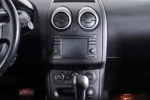 Nissan  6
