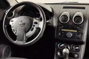 Nissan  9