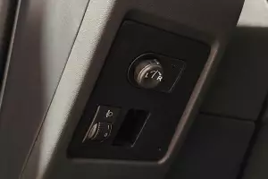 Nissan  5