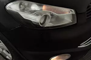 Nissan  15