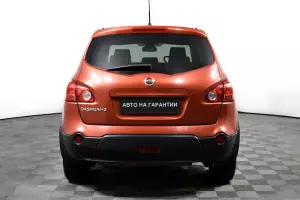 Nissan  5