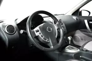 Nissan  8