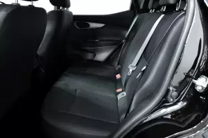 Nissan  10