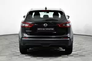 Nissan  5