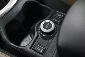 Nissan  8