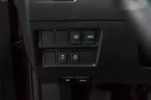 Nissan  6