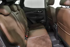Nissan  2