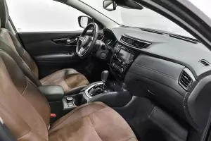 Nissan  12