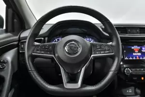 Nissan  11