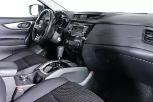 Nissan  10