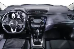 Nissan  9