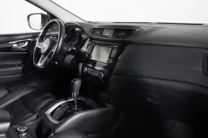 Nissan  8