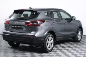 Nissan  4