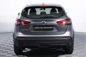 Nissan  5