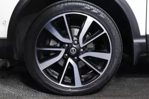 Nissan  9