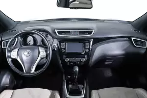 Nissan  10