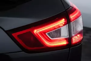 Nissan  7